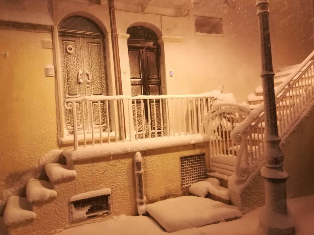 הוילה מונטסקליוזו Dimora Sant'Angelo מראה חיצוני תמונה